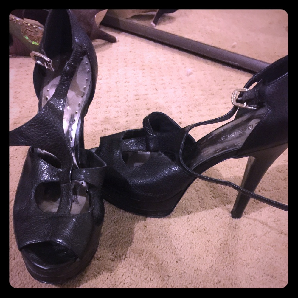 BCBG heels